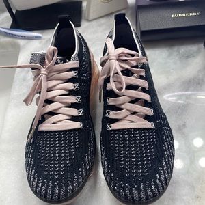 Womens Nike Vapormax size 8.5